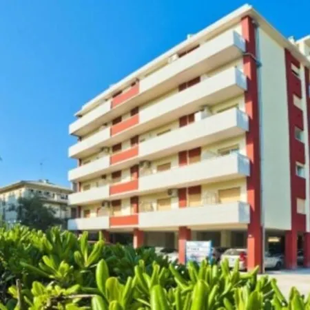 Apartmán Three-bedroom Very Close To The *